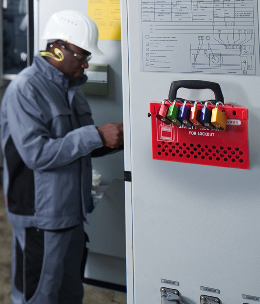 B835 Safety Redbox 00298 – PT. INTI BANGUNAN PERKASA